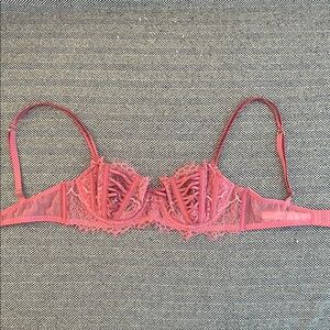 Victoria’s Secret 32B Pink Lace Bra
